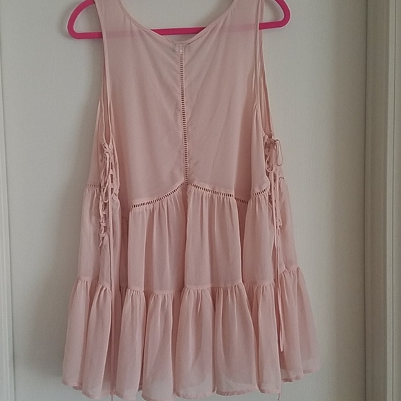 Torrid sheer blush top size 2 - Picture 2 of 4